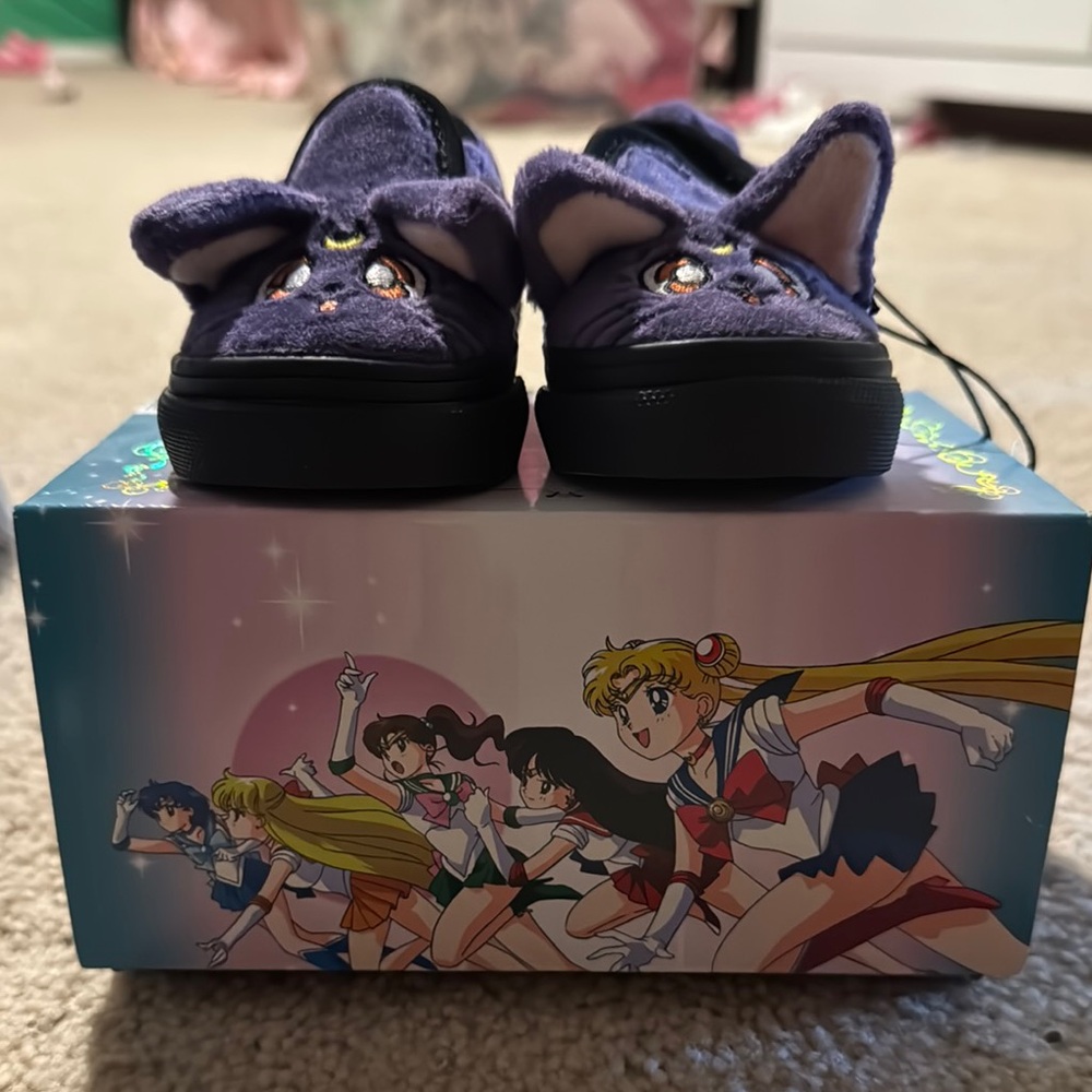 Sailor Moon Collector V Luna shoes